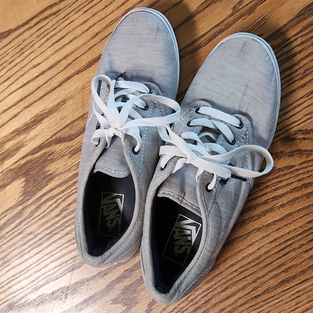 Vans tennis shoes